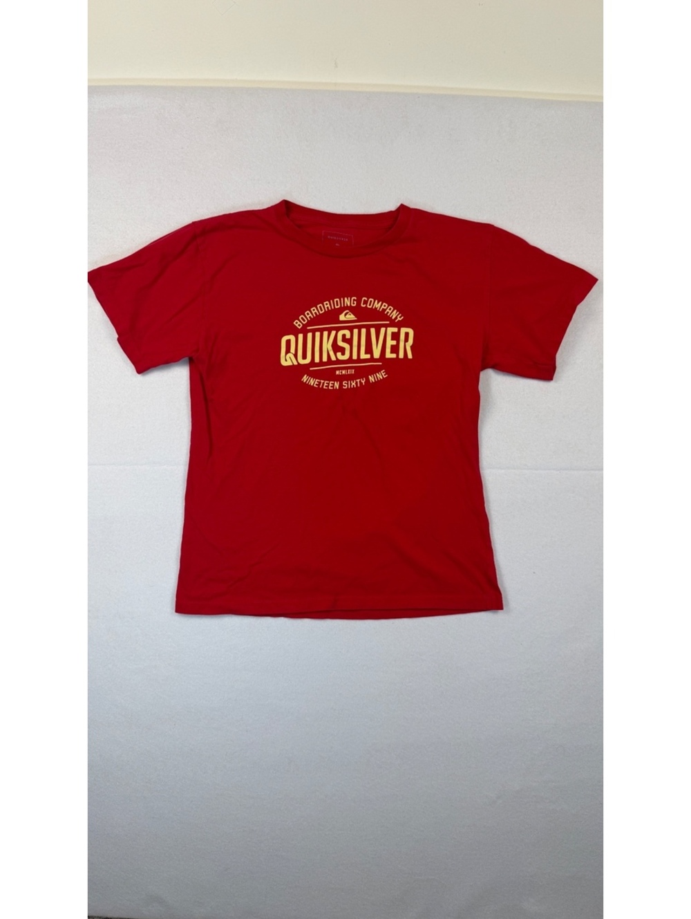 Quiksilver Boarding Company Graphic T Shirt Surf Skate Y2K Style Streetwear